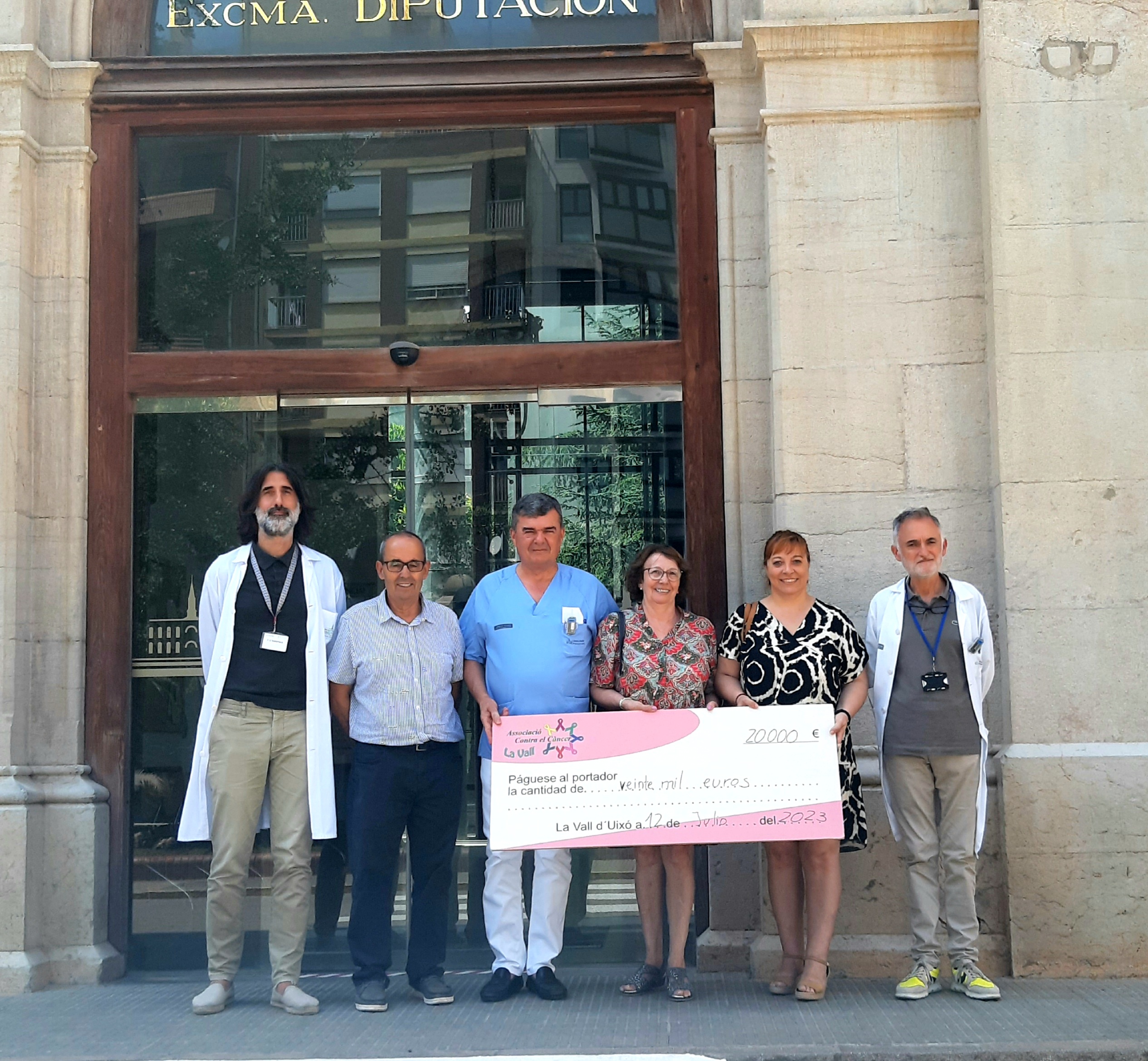 Donación Associació contra el càncer La Vall